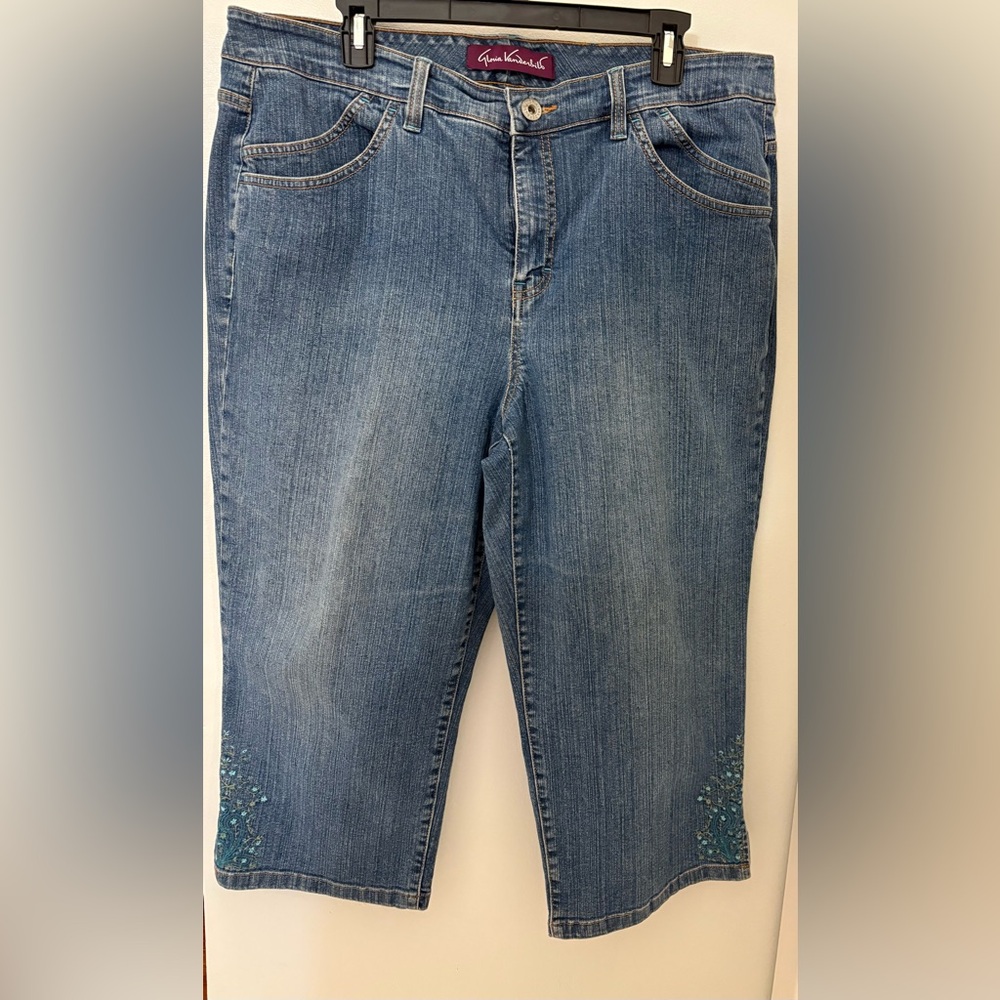 Gloria Vanderbilt Denim Blue Cropped Jeans with Hem Embroidered Detail Sz:18W